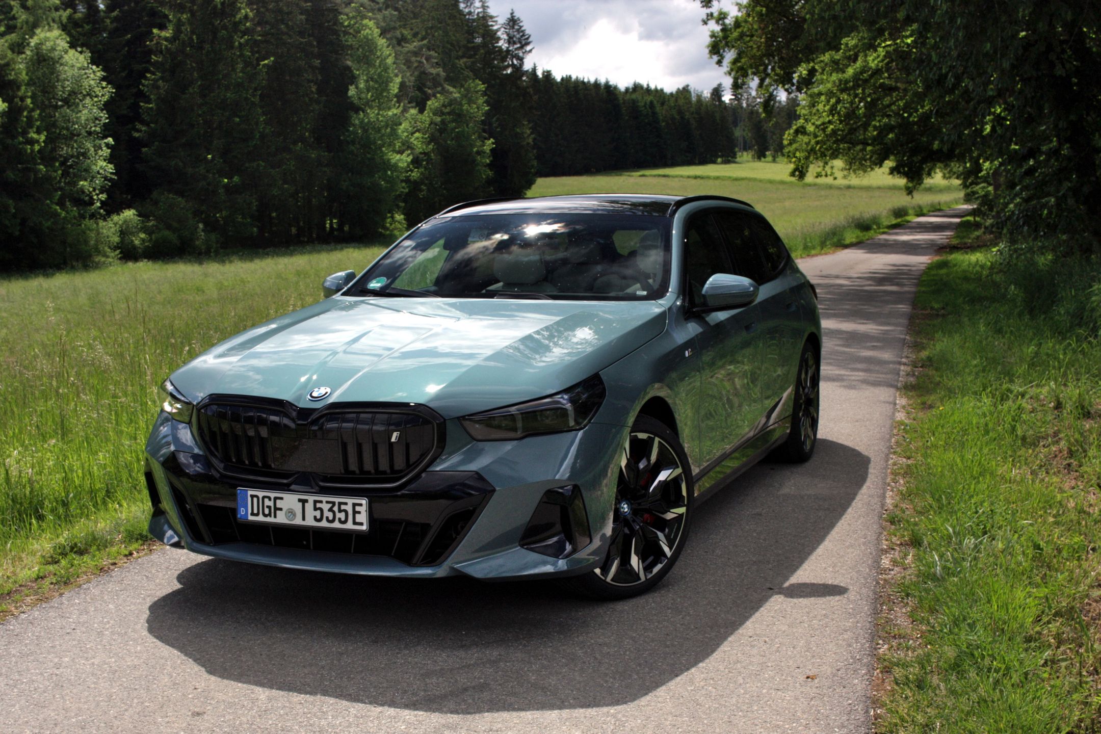 BMW i5 Touring eDrive40 - słabszy elektryk jest zupełnie wystarczający