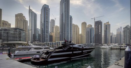 Bogaci Rosjanie chcą wymienić domy w Londynie na rezydencje w Dubaju