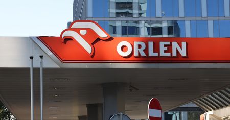 Zarzuty dla byłej prezes fundacji Orlenu. W tle referendum PiS