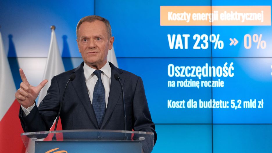Warszawa, 29.10.2021. Przewodniczący Platformy Obywatelskiej Donald Tusk podczas konferencji prasowej w Biurze Krajowym PO w Warszawie, 29 bm. Briefing dotyczył inflacji w Polsce. (mr) PAP/Mateusz Marek