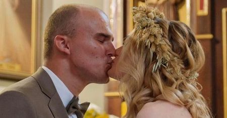 "Rolnik szuka żony". Joanna i Kamil powiedzieli sobie "TAK"! Panna młoda wybrała nietypową suknię (FOTO)