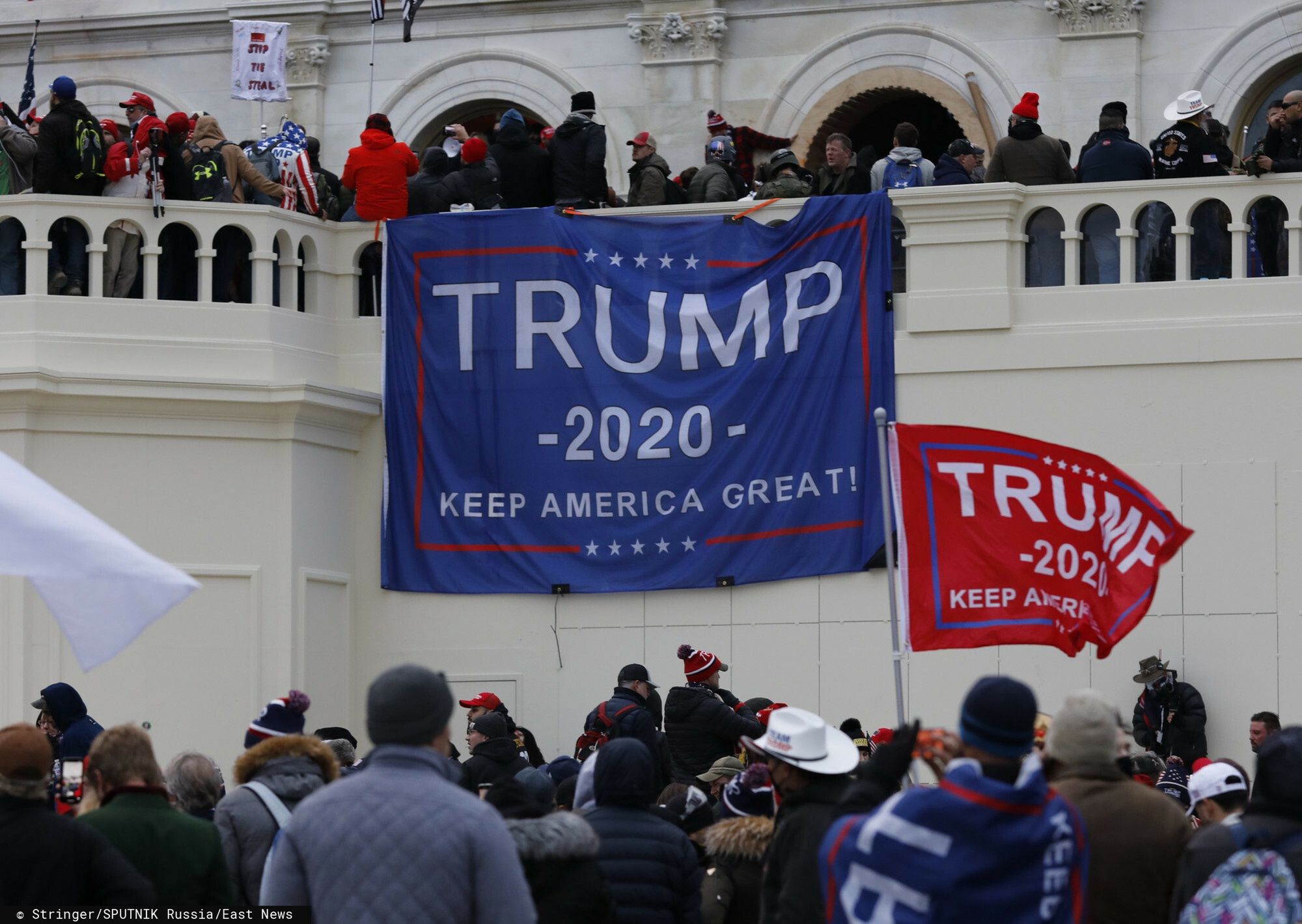 Zamieszki w USA. Zwolennicy Donalda Trumpa wtargnęli do Kapitolu