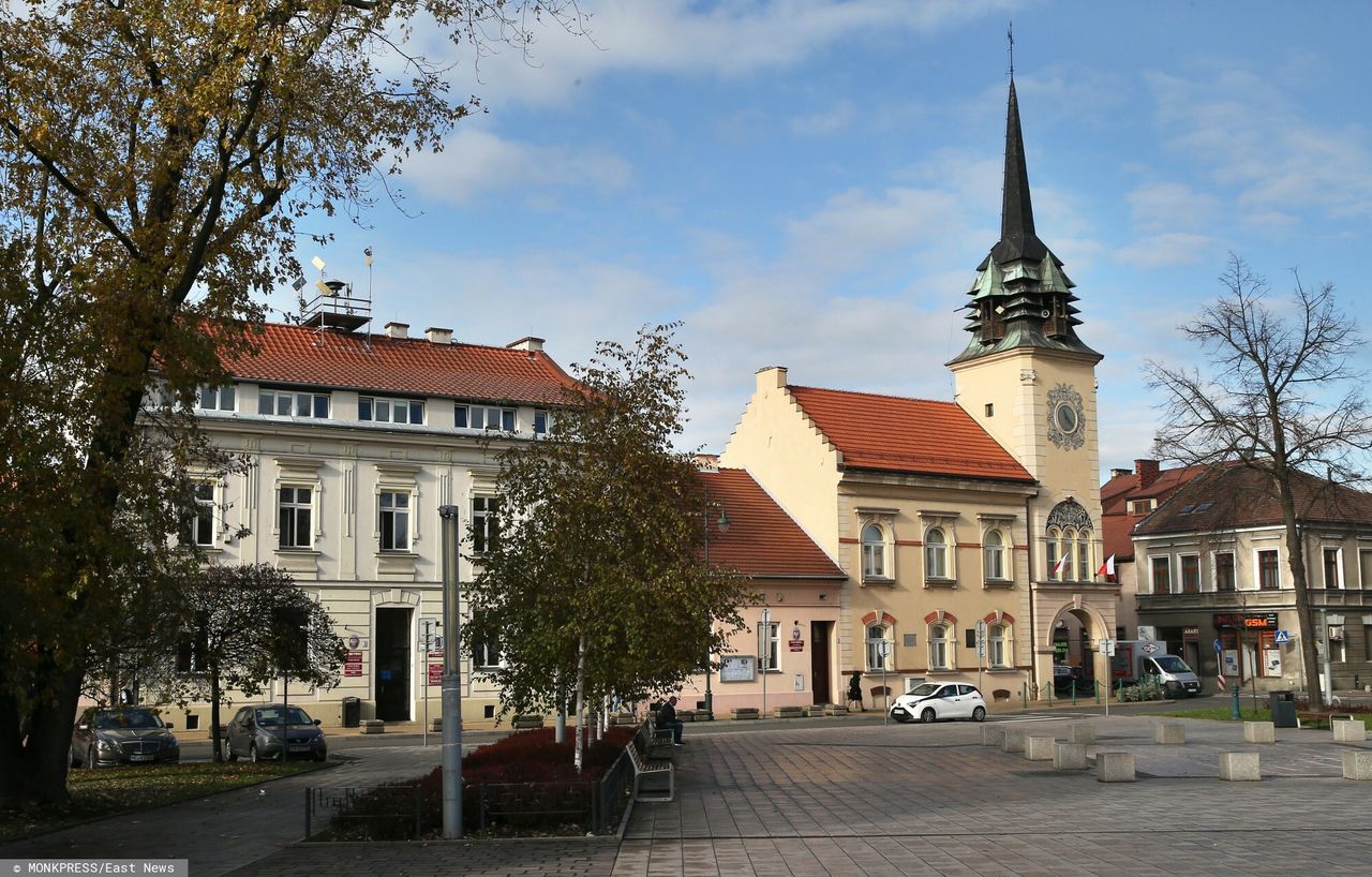 Urzędnicy wykręcili dwie trzecie żarówek. "Ograniczamy też ogrzewanie"