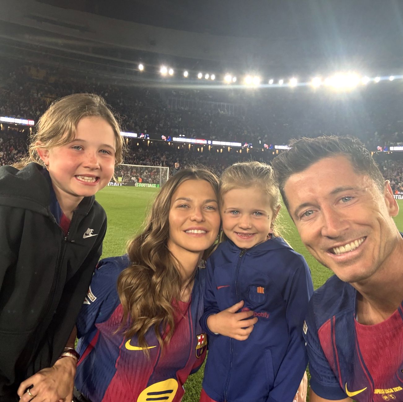 Anna, Klara, Laura i Robert Lewandowscy