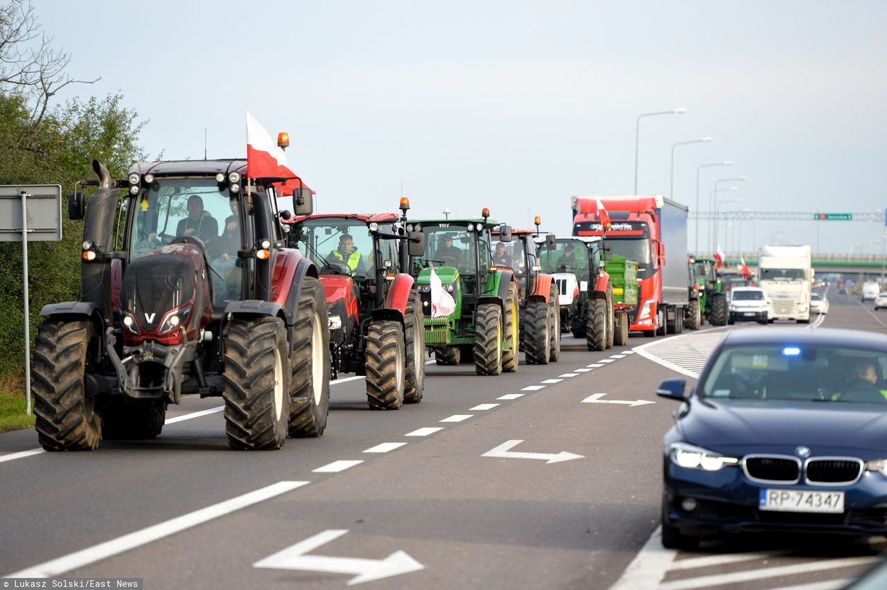 Rolnicy protestują na kilkuset trasach w Polsce.