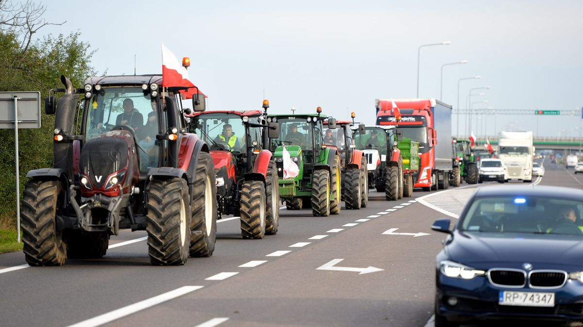 Rolnicy protestują na kilkuset trasach w Polsce.