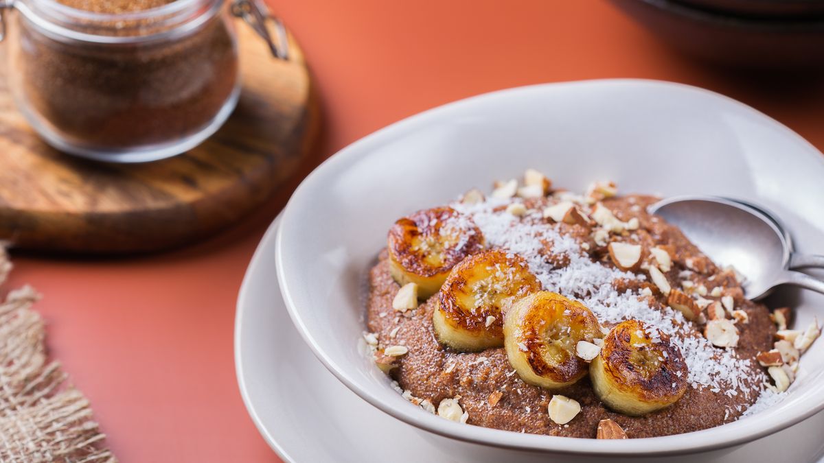 Dietetyczne śniadanie czy deser? Owsianka ma różne oblicza. 