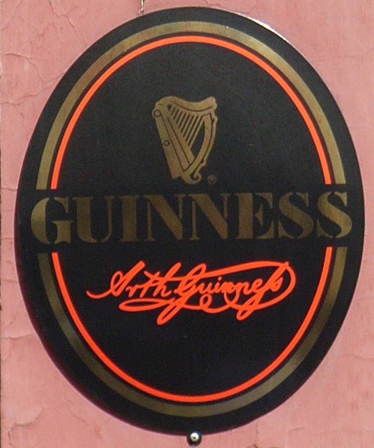 Benjamin wprowadził charakterystyczną czarną etykietę z harfą