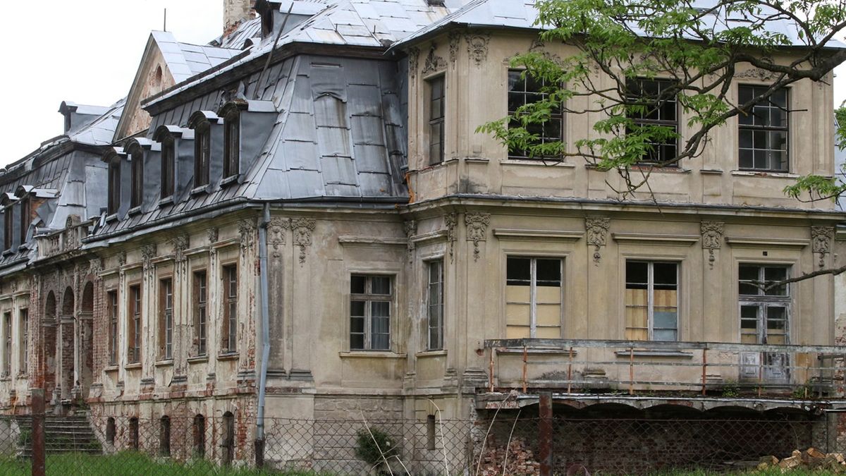 Na terenie pałacu może znajdować się złoto.