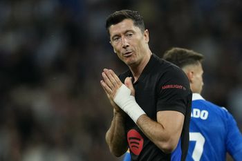 Robert Lewandowski wrócił do składu Barcelony i zawiódł. Ostre recenzje jego występu z Espanyolem