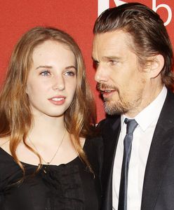 Ethan Hawke reżyserował łóżkowe sceny z własną córką. "Nie przejmowałem się"