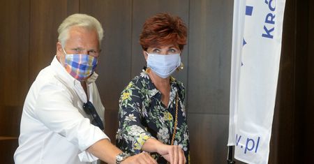 Korownawirus. Aleksander Kwaśniewski o przebiegu choroby: byłem w szpitalu
