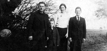 Historie z II wojny światowej. Snajperzy strzelali, on orał pole
