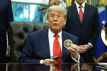 Monety z wizerunkiem Trumpa wyprzedane w kilka godzin