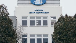 Akademia Koźmińskiego w światowej setce. Awans o pięć miejsc