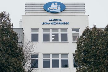 Akademia Koźmińskiego w światowej setce. Awans o pięć miejsc