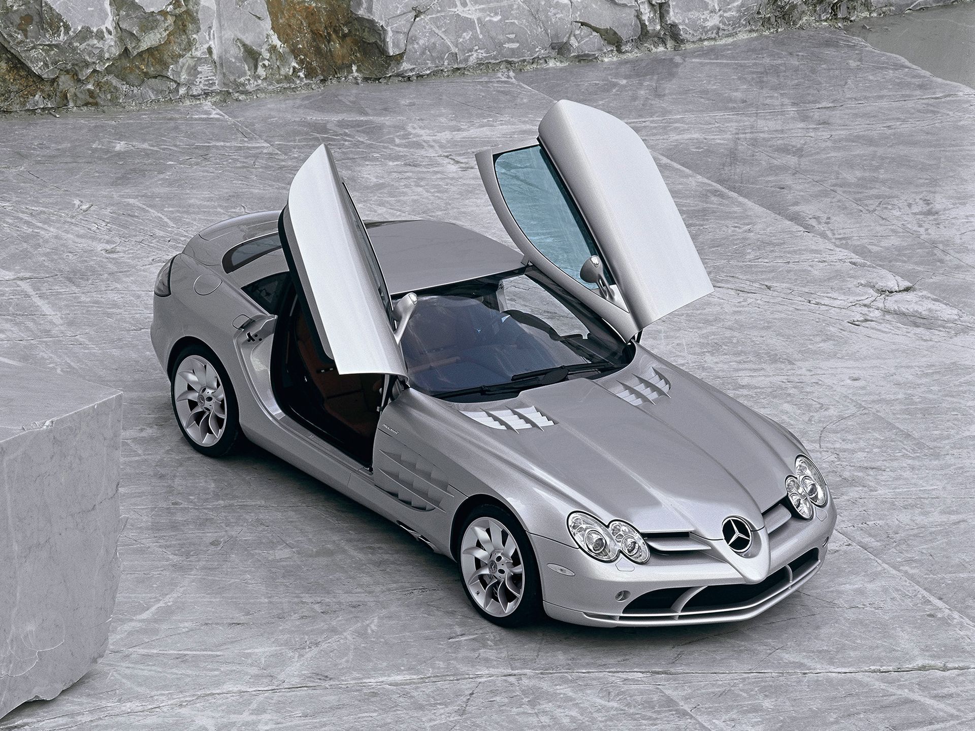 Pokolenie wcześniej: Mercedes-Benz SLR McLaren 19