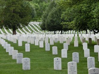 Nagrobki rodem z USA w Olsztynie. Branża wychodzi naprzeciw drożyźnie