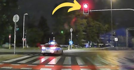 Mandat? Nie dla nich. Policja przyłapana na gorącym uczynku