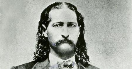 Dziki Bill Hickok. Najsłynniejszy rewolwerowiec Dzikiego Zachodu