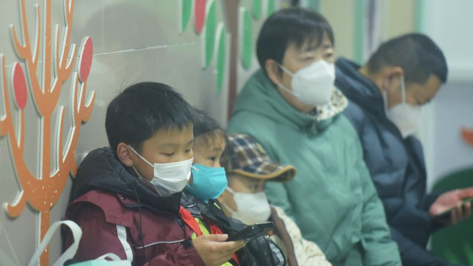 HANGZHOU, CHINA - JANUARY 06 2025: Children wait at the pediatric clinic of a hospital in Hangzhou city in east China's Zhejiang province Monday, Jan. 06, 2025. Official data showed that the influenza A virus accounts for more than 99 percent of flu cases during a seasonal surge nationwide. (Photo credit should read LONG WEI/Future Publishing via Getty Images)