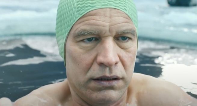 Michał Żebrowski kąpie się w przeręblu w reklamie McDonald’s