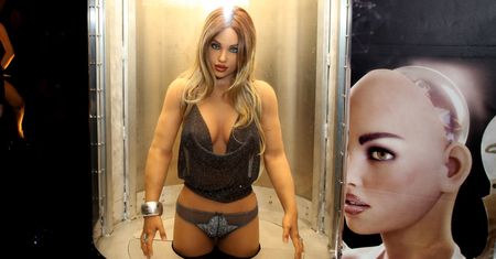 Forbes apeluje, aby nie traktować seks-robotów przedmiotowo. I ma sporo racji