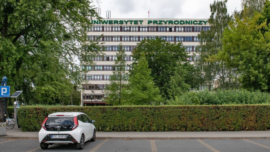 - Trwa postępowanie dyscyplinarne. Czekamy na jego efekt - mówi nam rzeczniczka Uniwersytetu Przyrodniczego w Poznaniu.