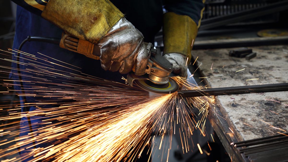 ola20
szlifierka, szlifowanie, polerowanie, warsztat, fabryka, manufaktura, zawód, metal, iskry, profesja, praca, pracownik, stal, tarcza, maszyna, technologia, energia, moc, obróbka, ochrona