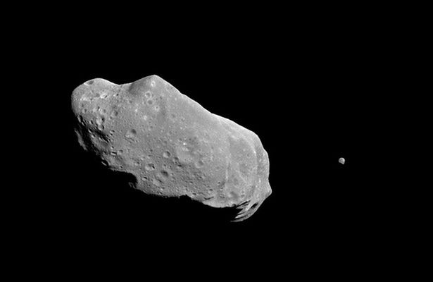 Asteroida 2002 AM31 przeleci dzisiaj blisko Ziemi - można ją obserwować online 1