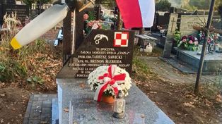 Zadzim: Przestali być bezimienni po 87 latach. Na cmentarzu w Zadzimiu upamiętniono lotników poległych we wrześniu 1939 r.