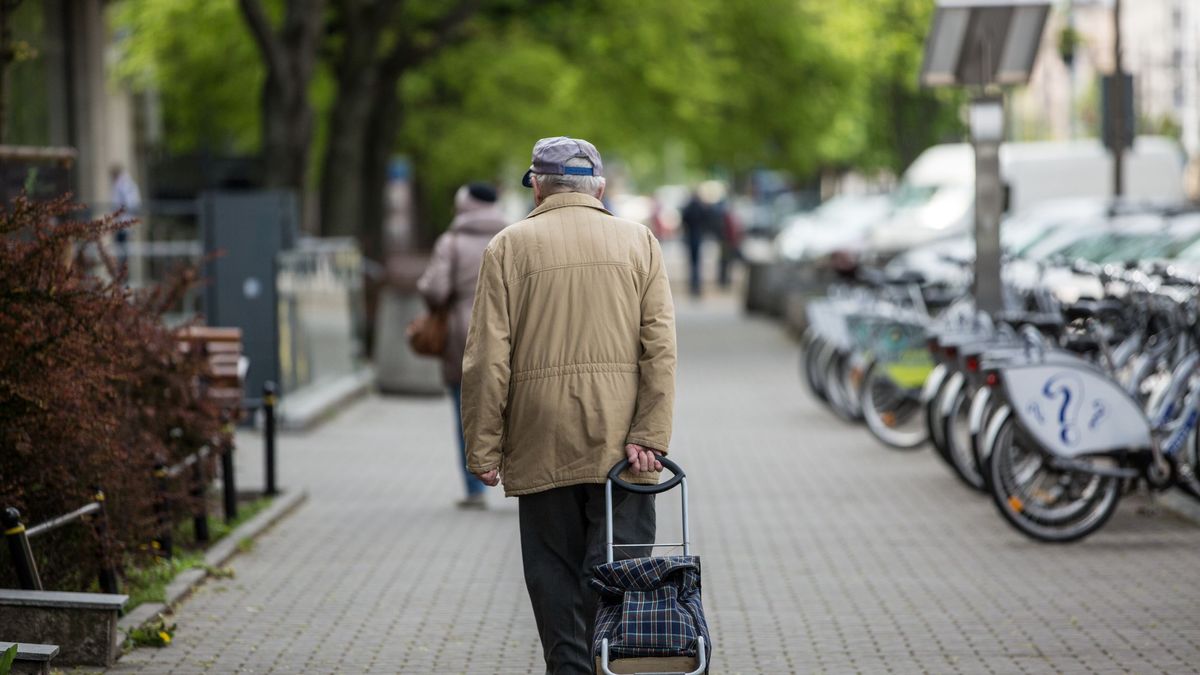 Emerytury w przyszłym roku wzrosną przynajmniej o 50 złotych brutto