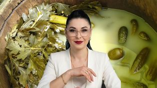 Pijesz wodę po ogórkach? Ekspertka mówi o skutkach