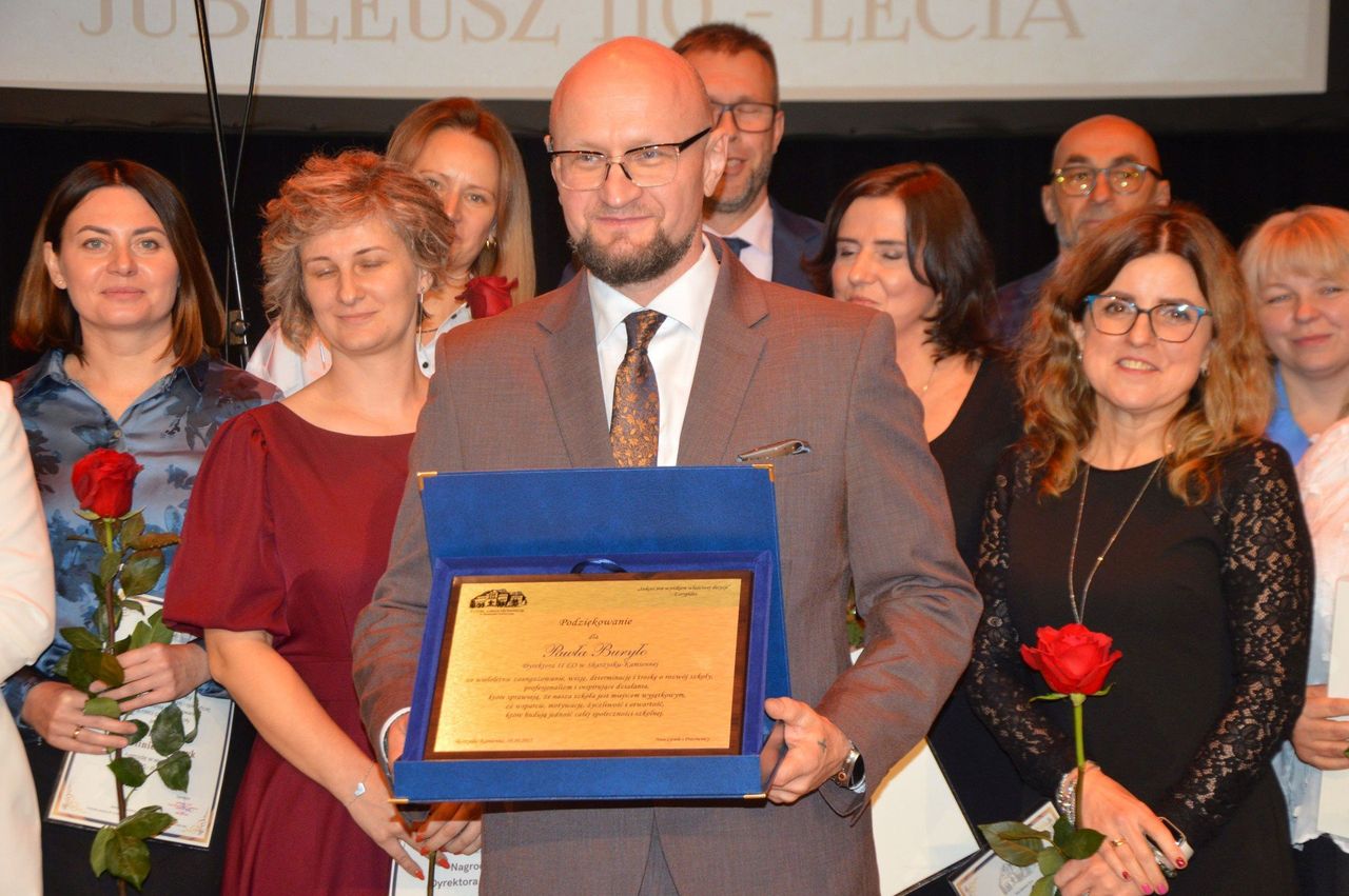 Skarżysko-Kamienna: 110 lat II Liceum imienia Adama Mickiewicza. Jubileusz poprowadził znany absolwent