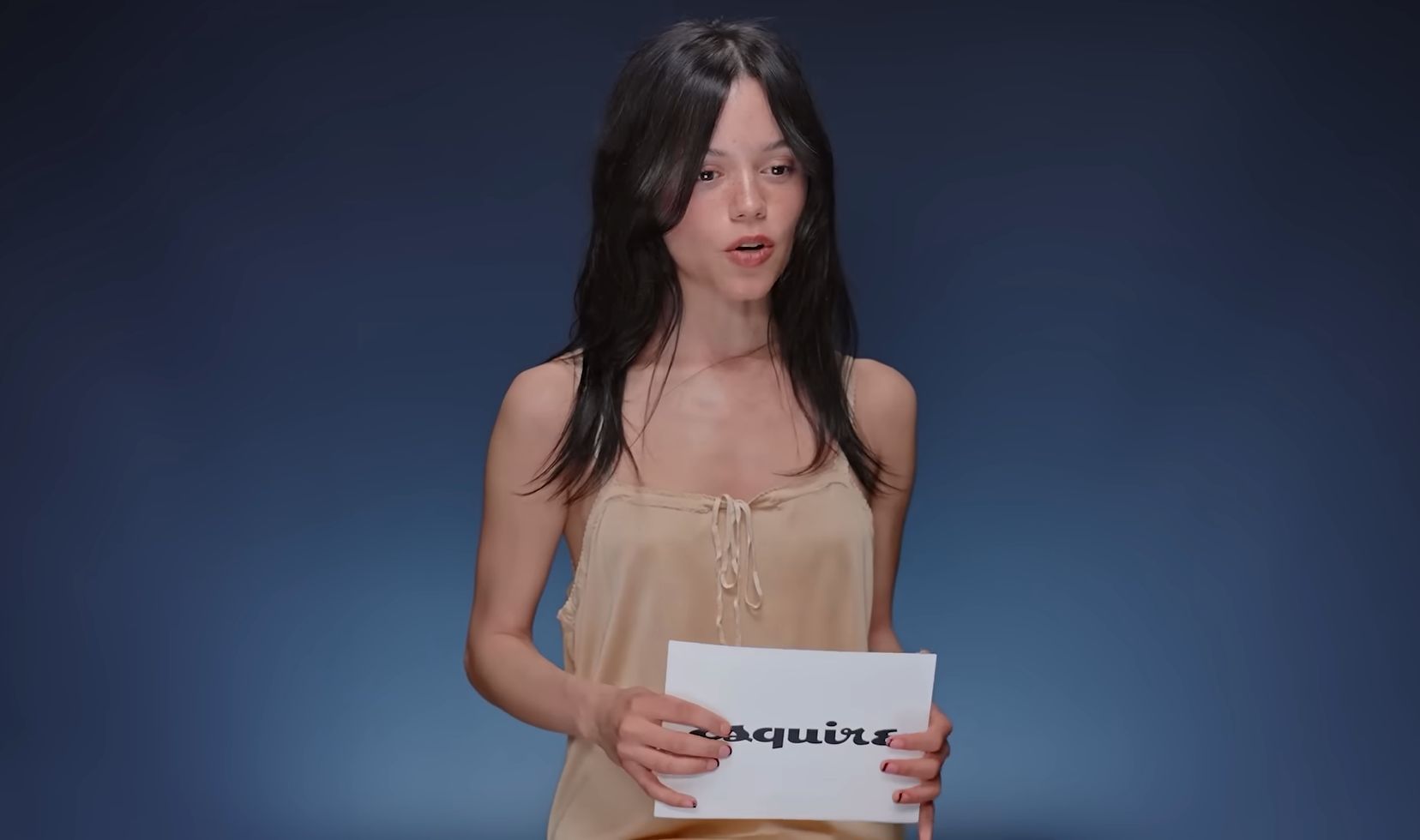Kadr z wywiadu Jenny Ortegi dla magazynu "Esquire"