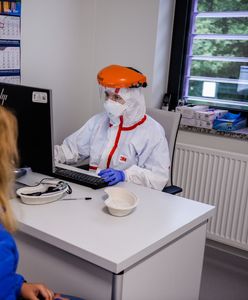 Koronawirus. Testy antygenowe w przychodniach i w raportach MZ