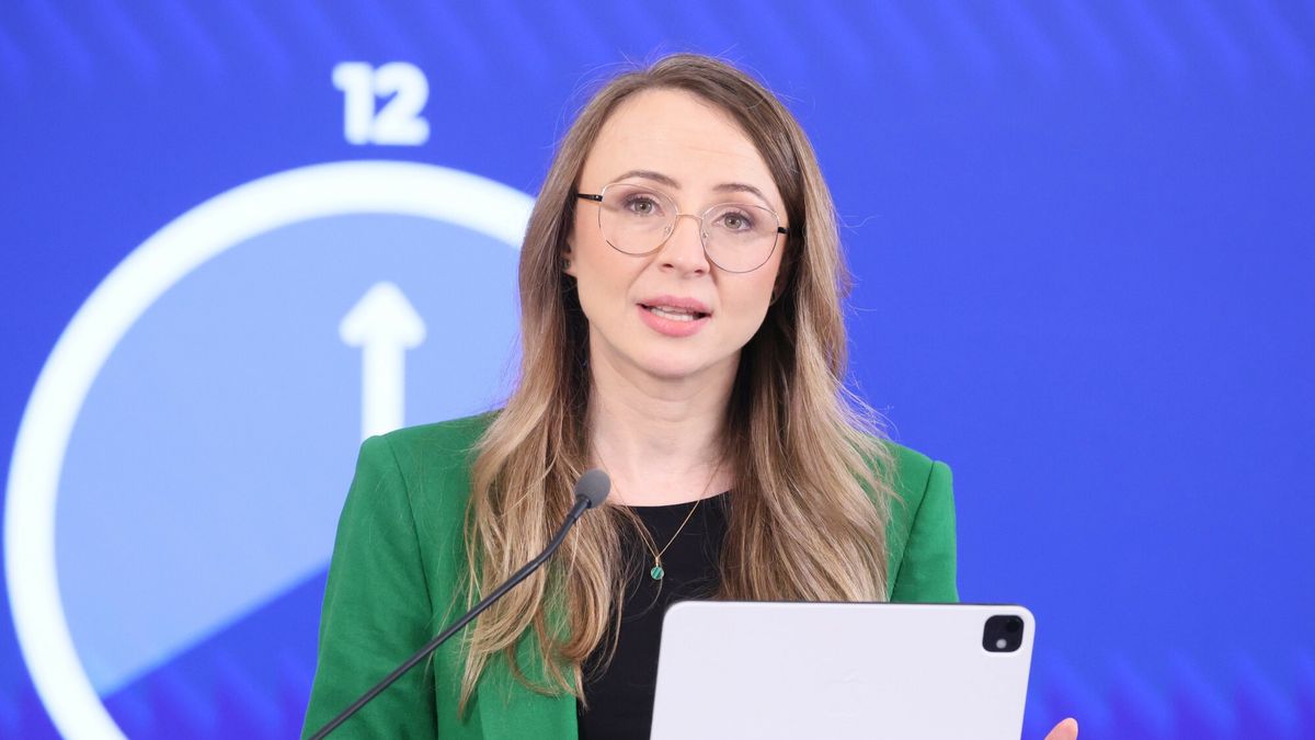 Agnieszka Dziemianowicz-Bąk, szefowa resortu rodziny, pracy i polityki społecznej, który przygotował projekt ustawy ws. podwyżki zasiłku pogrzebowego