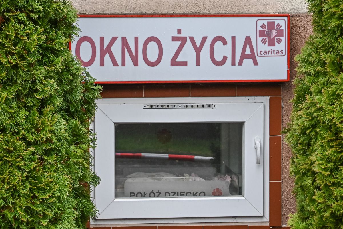 Noworodek w oknie życia w Białymstoku. "Był spokojniutki"