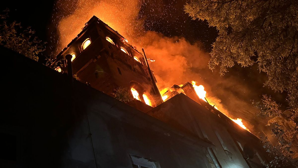 Pożar zabytkowego pałacu