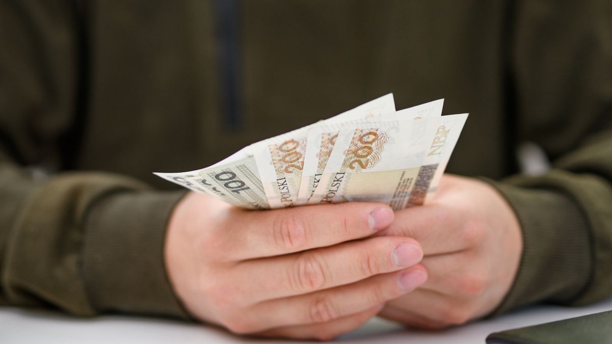 Mężczyzna stracił "oszczędności życia" na inwestycji w metale