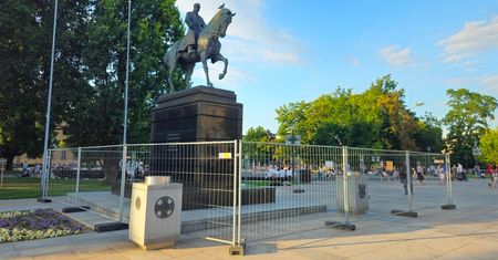 Rusza remont pomnika Józefa Piłsudskiego na Placu Litewskim. Miasto wynegocjowało niższą cenę, niż oczekiwała firma