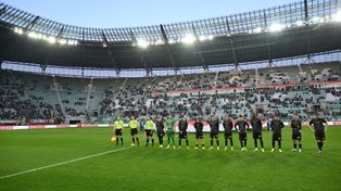 Wrocław: 15 minut czekali na Wisłę. Zdjęcia z absurdalnego meczu Śląska