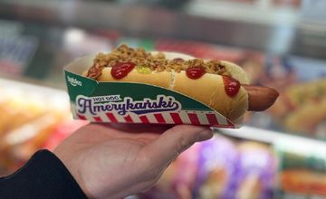 Żabka w kampanii promuje nowość