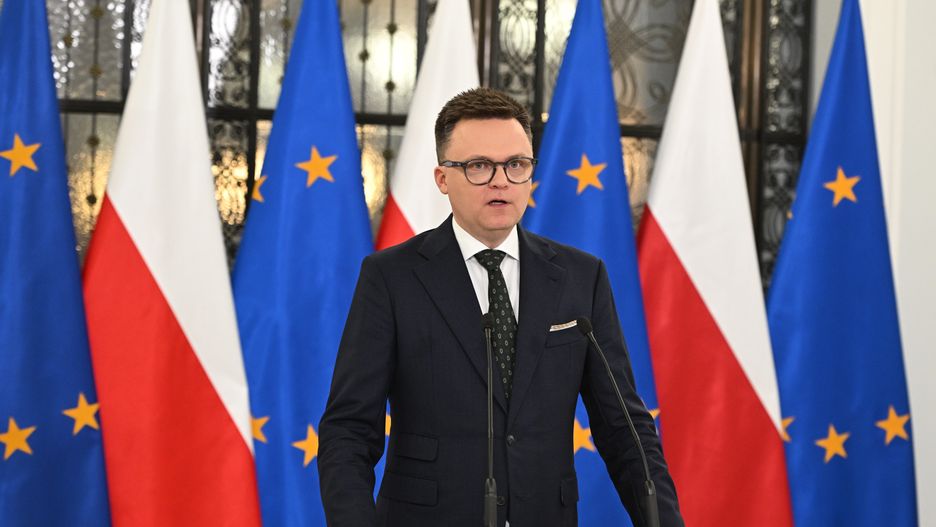 Warszawa, 12.04.2024. Marszałek Sejmu Szymon Hołownia podczas konferencji w Sejmie w Warszawie, 12 bm. Sejm przyjął do dalszych prac cztery projekty dot. przepisów aborcyjnych, które złożyły: KO, Lewica i Trzecia Droga. (ad) PAP/Radek Pietruszka