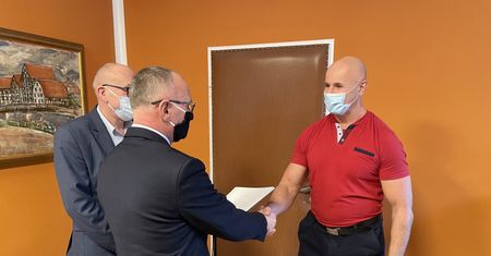 Jelenia Góra. Kierowca autobusu pomógł kobiecie. Jego postawę docenił prezydent
