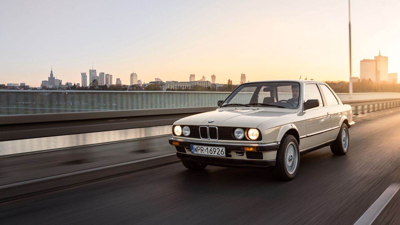 Test: BMW E30 316 - 40 lat temu pokazało, jak powinna wyglądać wszechstronność