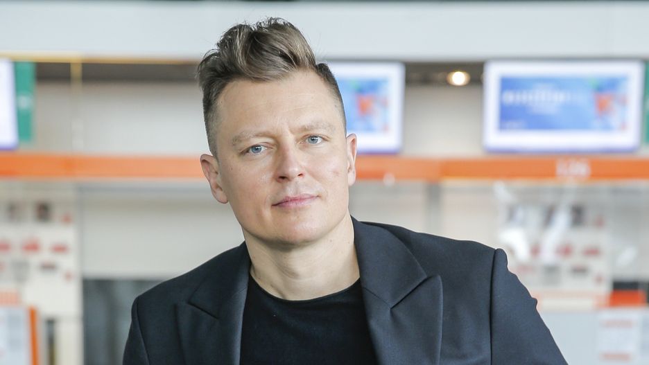 Rafał Brzozowski w drodze na Eurowizję, fot. Piotr Podlewski/AKPA