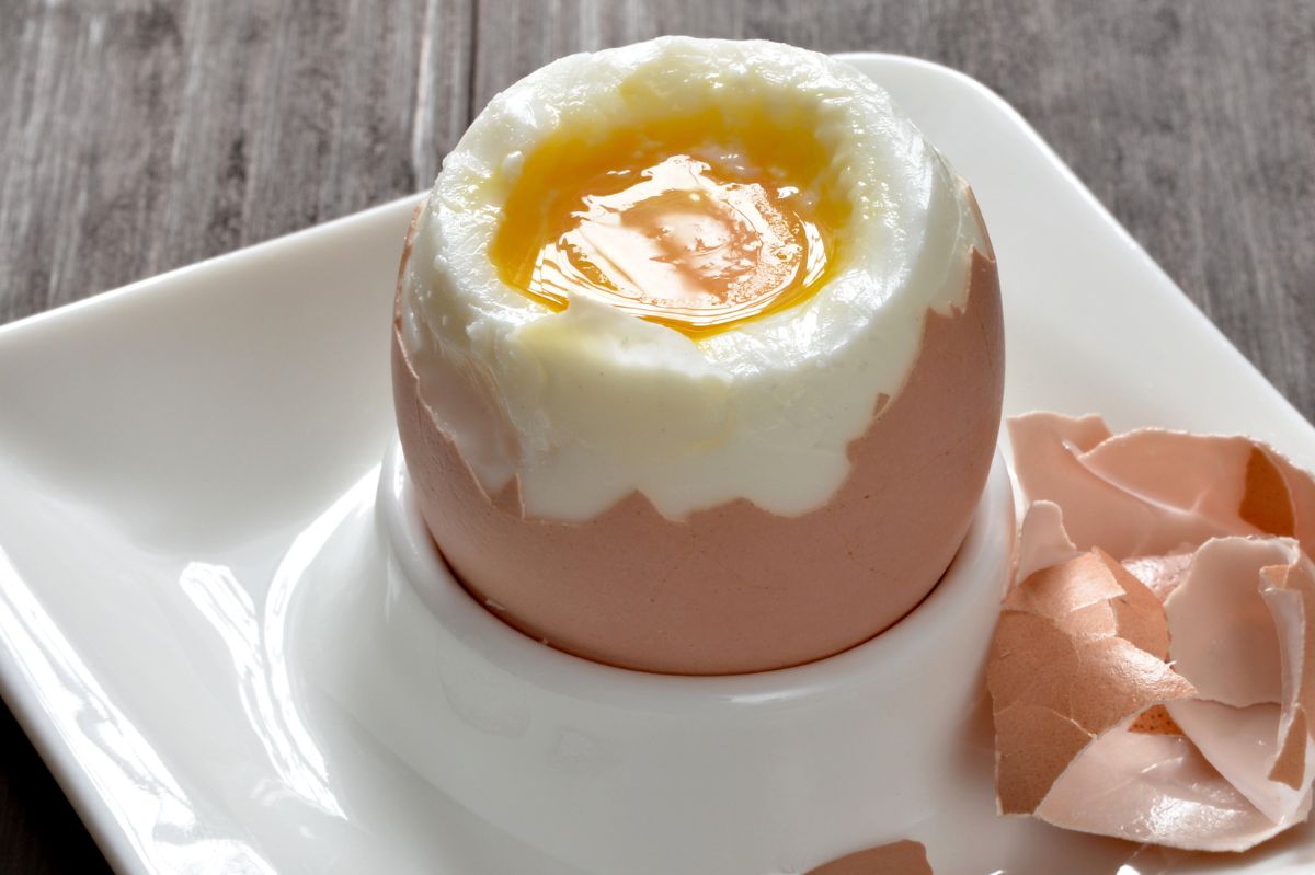 Przygotuj jajko na miękko jak perfekcjonista. Szef kuchni zdradził prosty patent