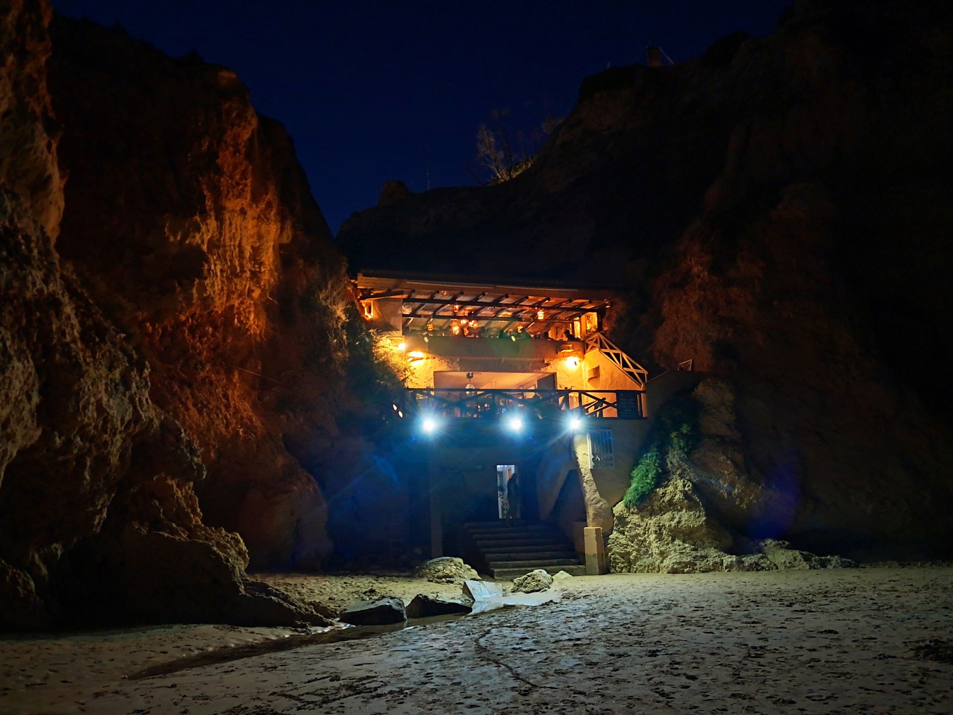 Praia dos Tres Irmaos - cud natury na portugalskim wybrzeżu