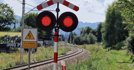 Dwa niebezpieczne przypadki na przejazdach kolejowych w powiecie tatrzańskim